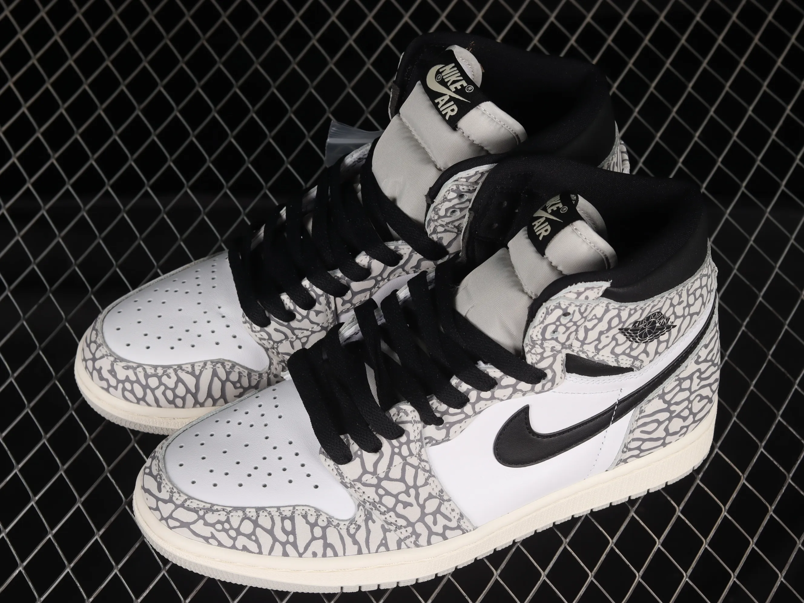 All categories Air Jordan Jordan series basketball shoes Air Jordan 1 High Air Jordan 1 High OG "White Cement" AJ1 Joe 1 elephant pattern high-top basketball shoes DZ5485-052